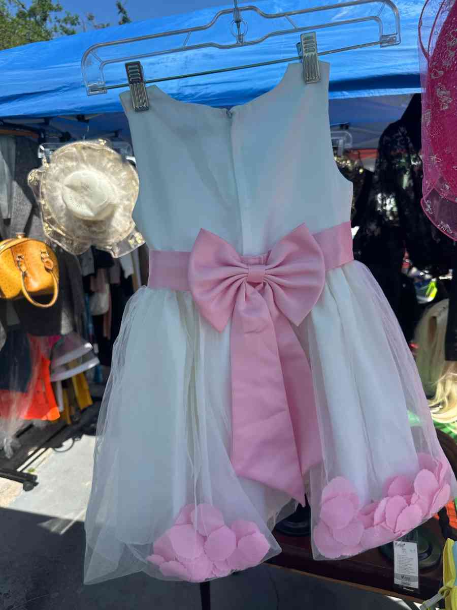 ladys close - Oak Hill, Florida - FleaMarketBay