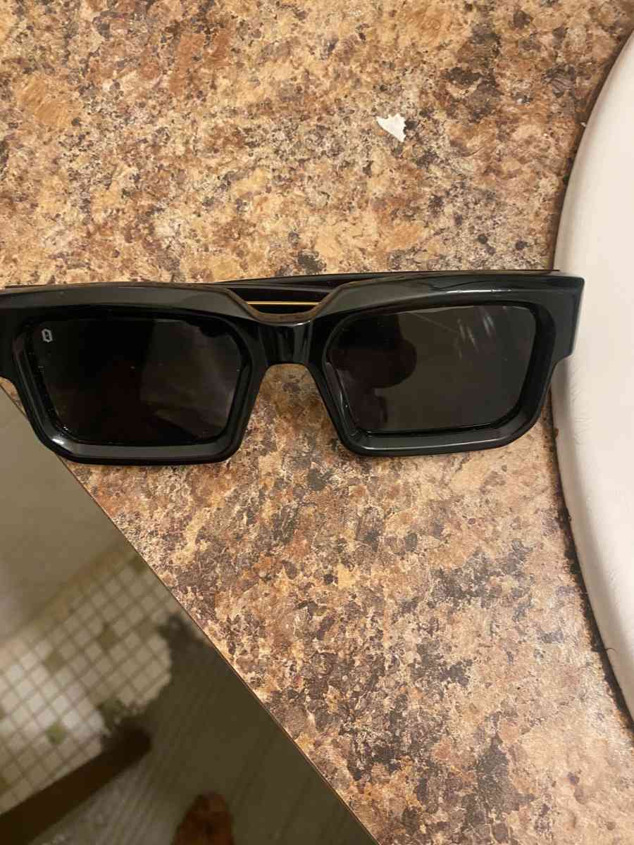 James ore glasses - Cleveland, Ohio