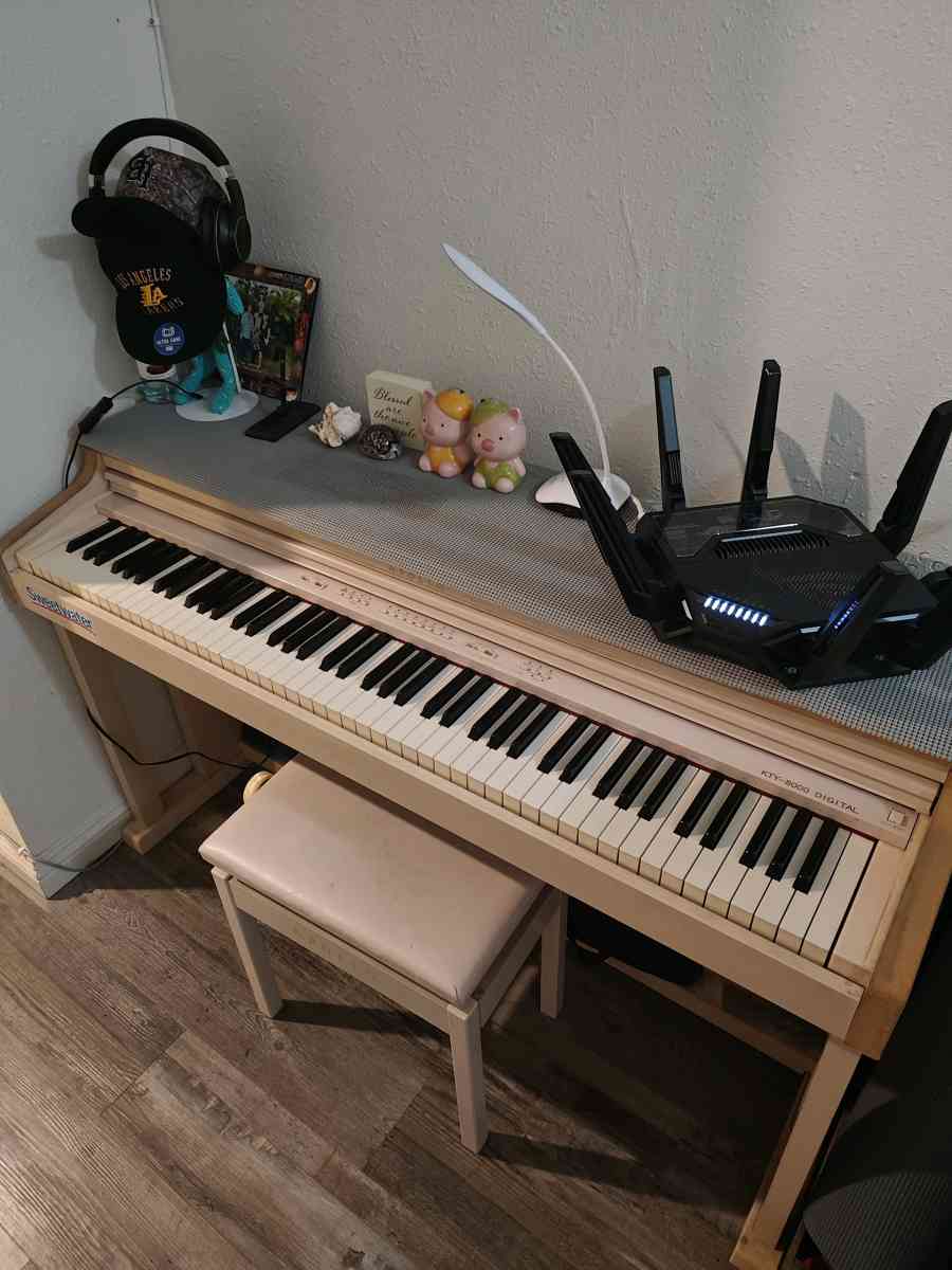 Digital Piano - Long Beach, California - FleaMarketBay