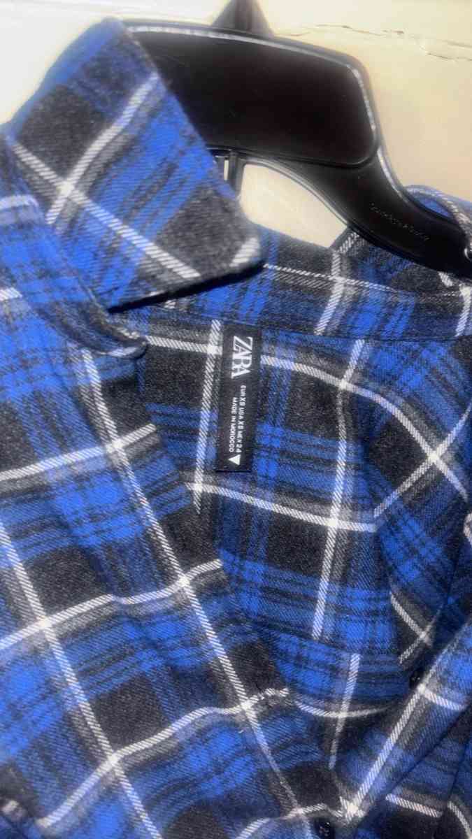 womens Zara button up plaid long sleeve - Cleveland, Ohio - FleaMarketBay