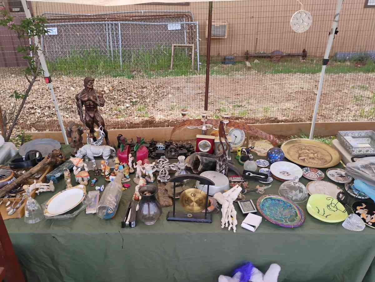 Mayer yard sale - Mayer, Arizona - FleaMarketBay