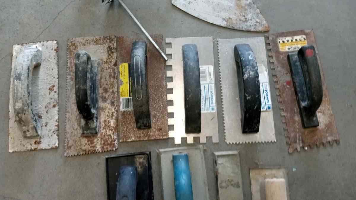 the sheel vinyl notched trowel plastic metal - Atherton, California - FleaMarketBay