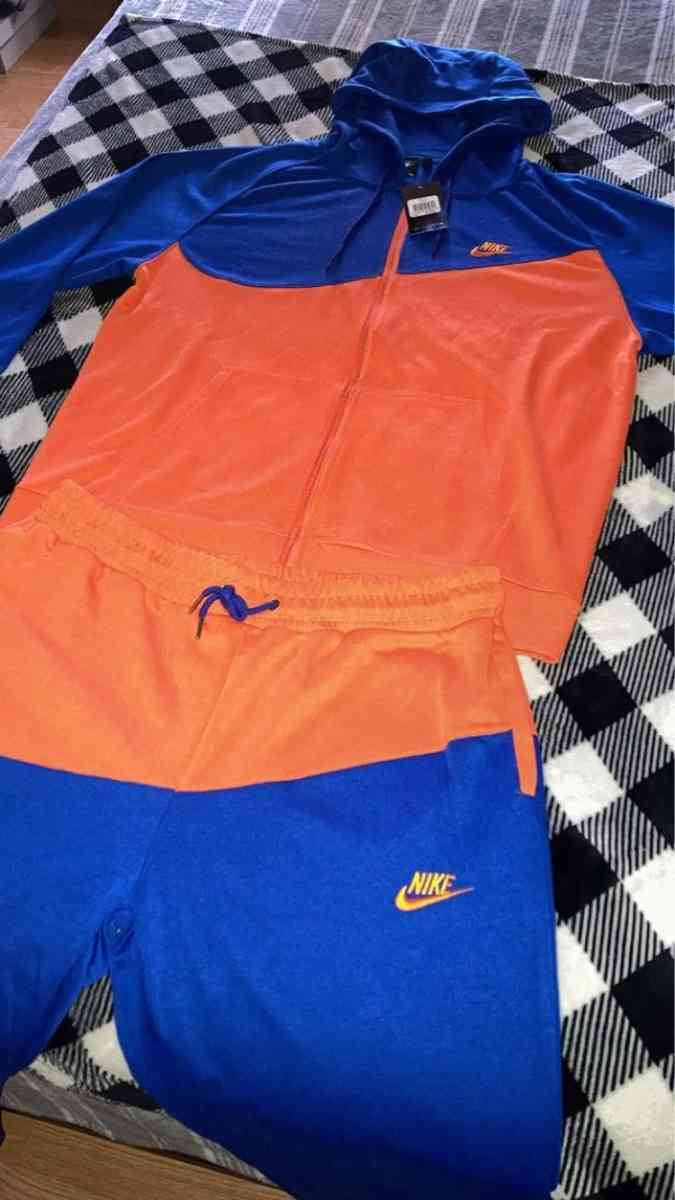 Nike techs 60 for the whole set and polo - York, Pennsylvania - FleaMarketBay