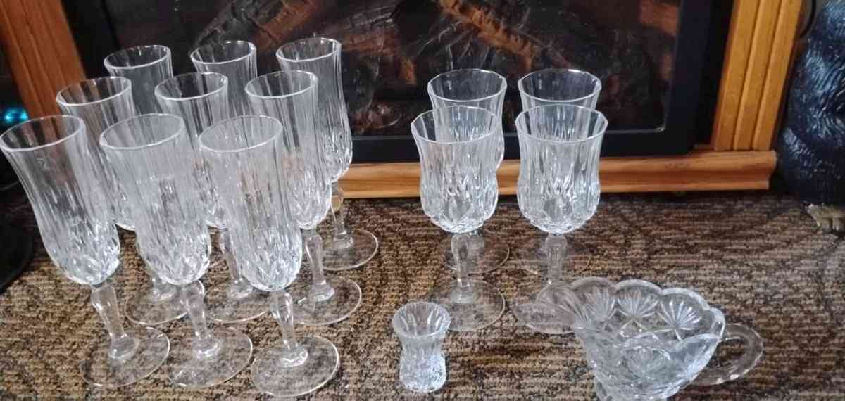 Vintage crystal glasses sugar bowl  toothpick holder - Prescott, Wisconsin