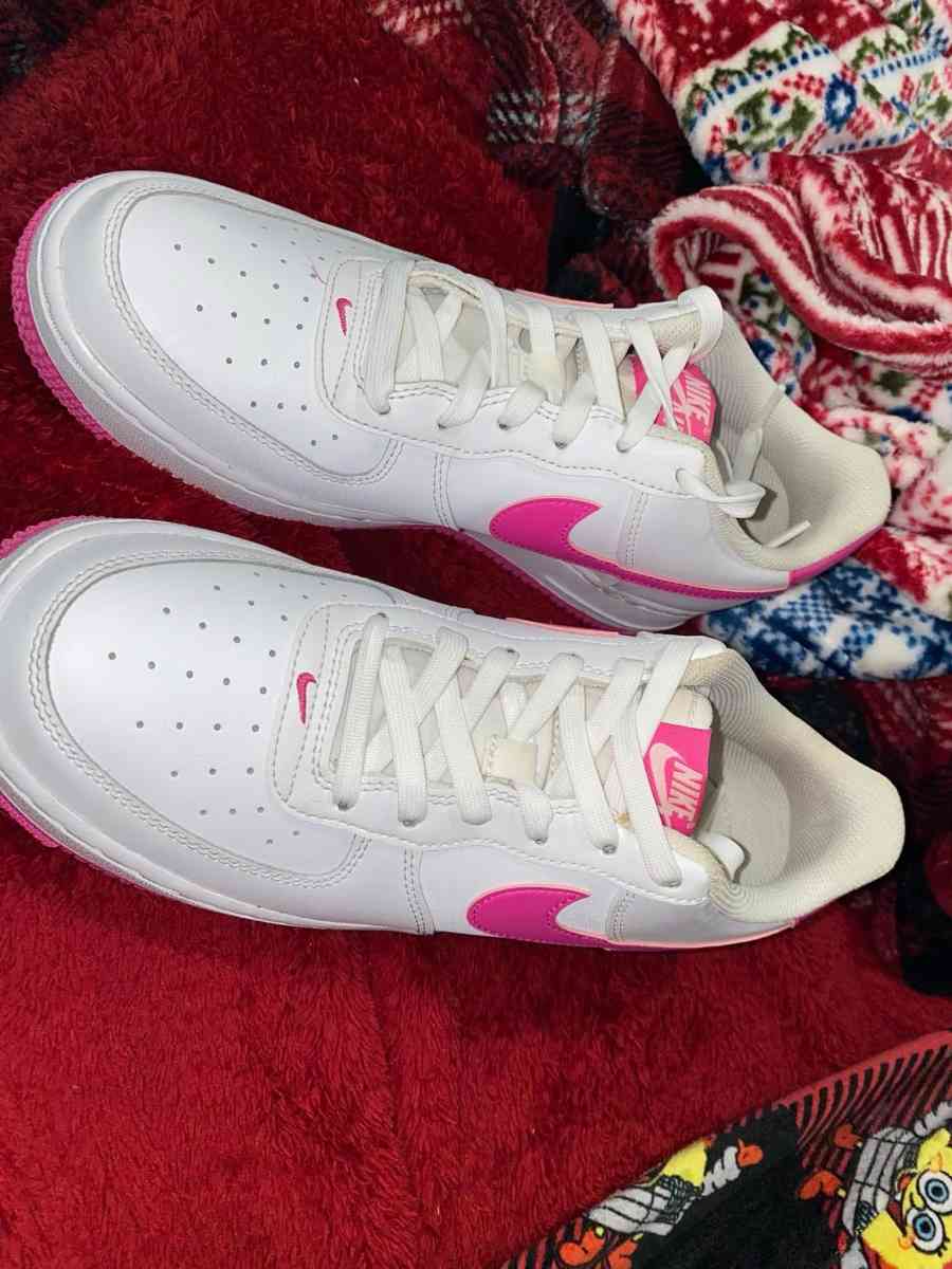 Pink And White Nike - Niagara Falls, New York - FleaMarketBay