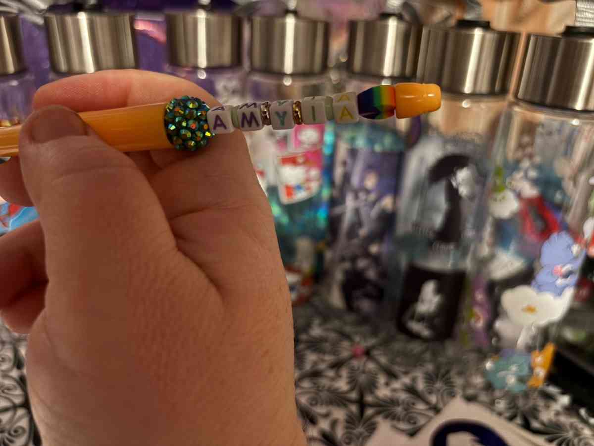 pens they are all new - Zebulon, North Carolina - FleaMarketBay