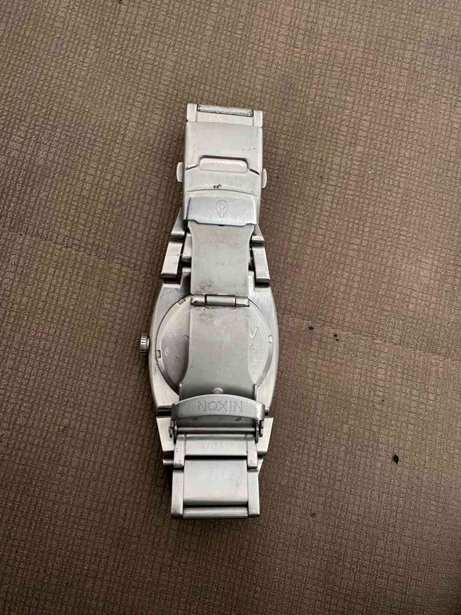 Nixon watch - Cleveland, Ohio - FleaMarketBay