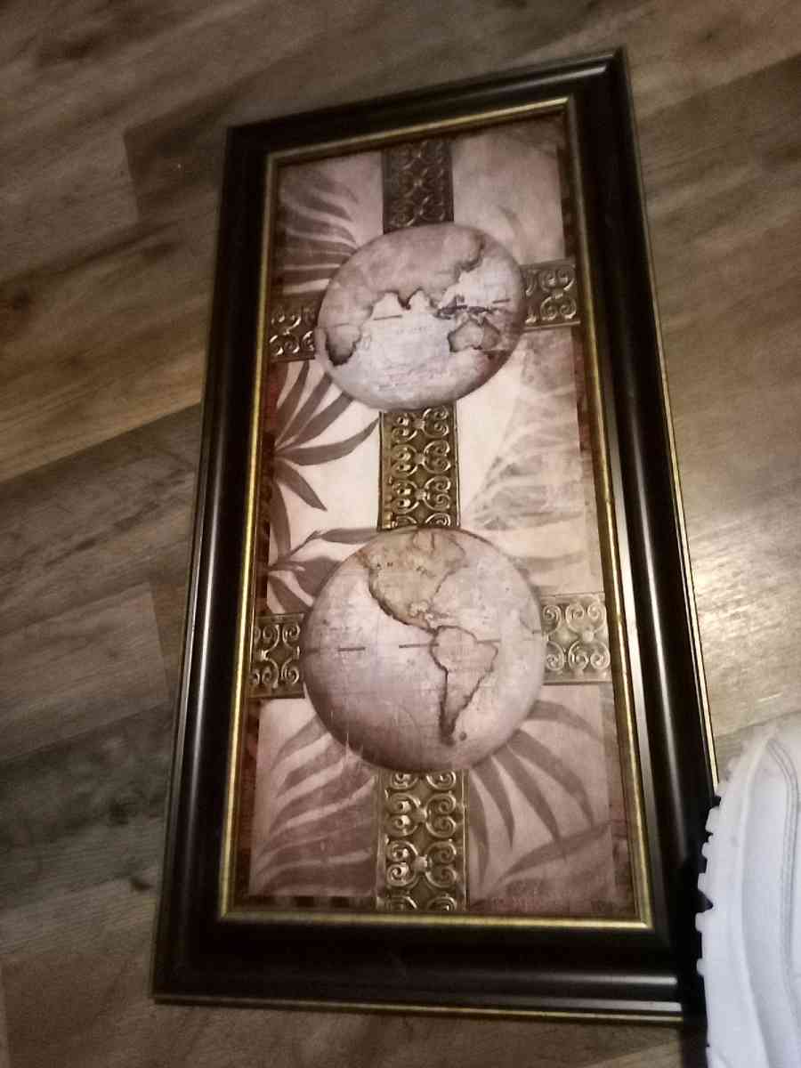 framed picture with double globes - Mc Minnville, Tennessee