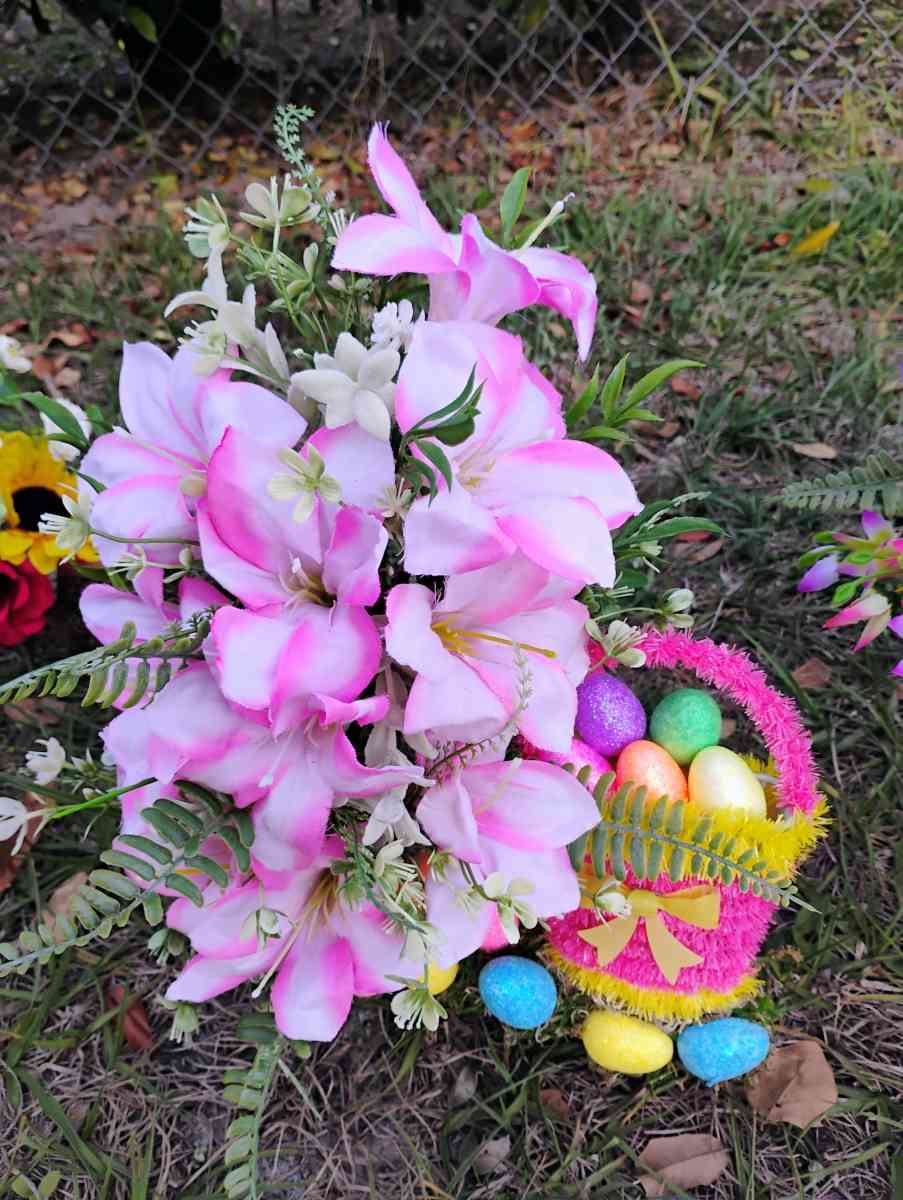 graveside flowers - Jacksonville, Florida - FleaMarketBay