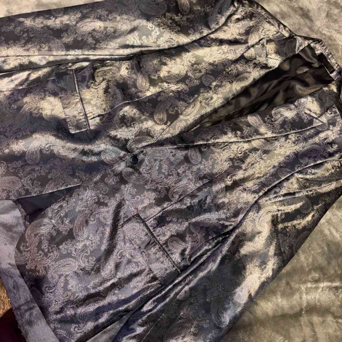 Silver designer designed blazer - Eden Prairie, Minnesota - FleaMarketBay