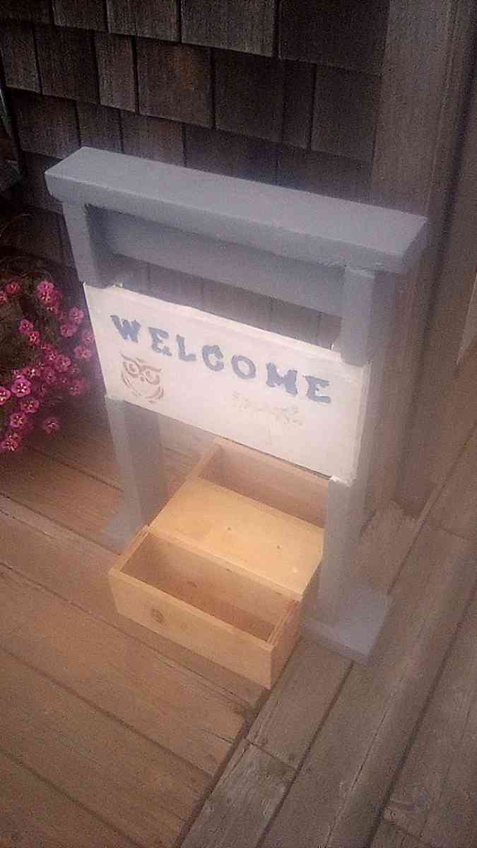 welcome sign with planters - Newport, Oregon