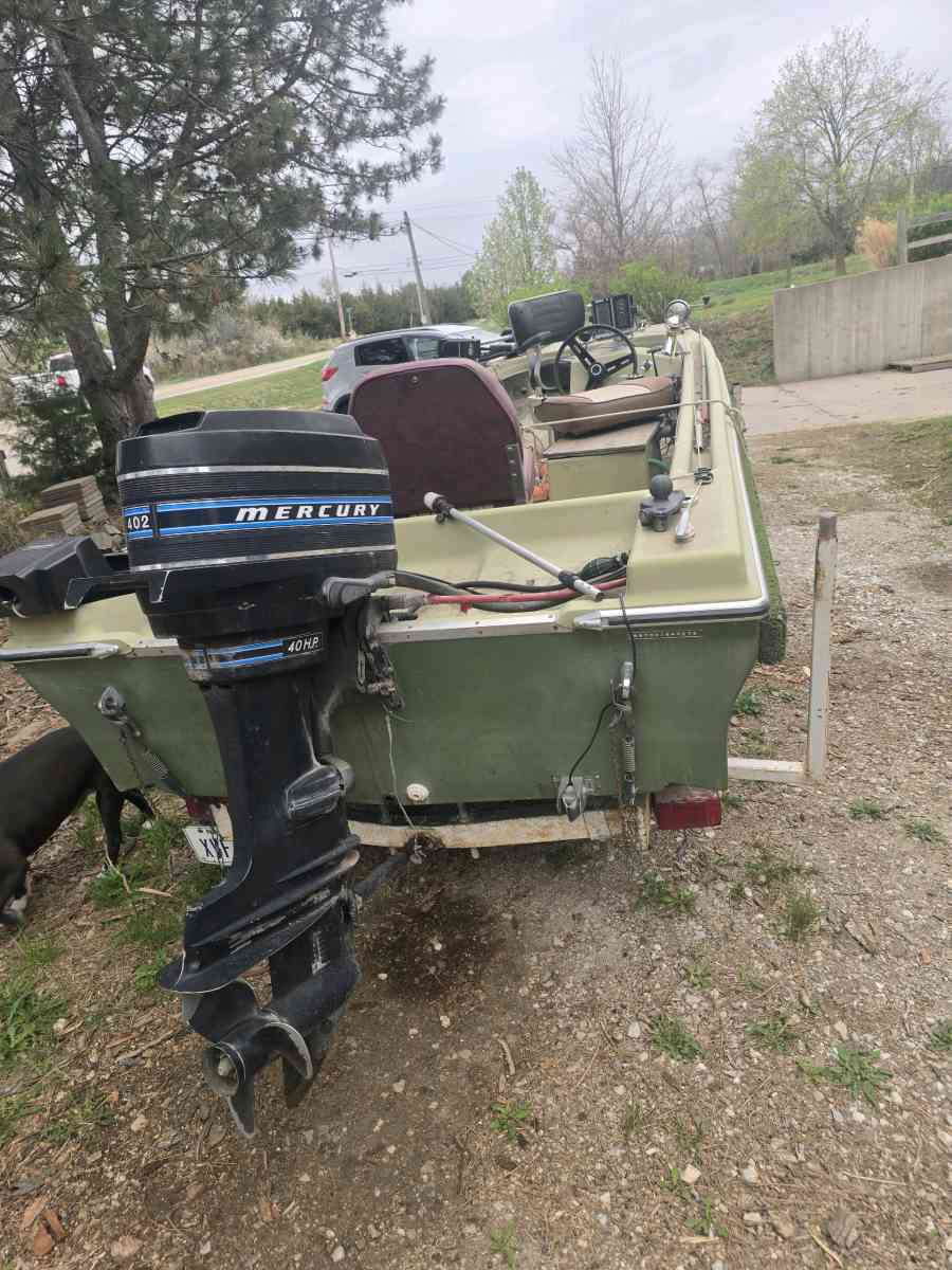 fishing boat - Lincoln, Nebraska - FleaMarketBay
