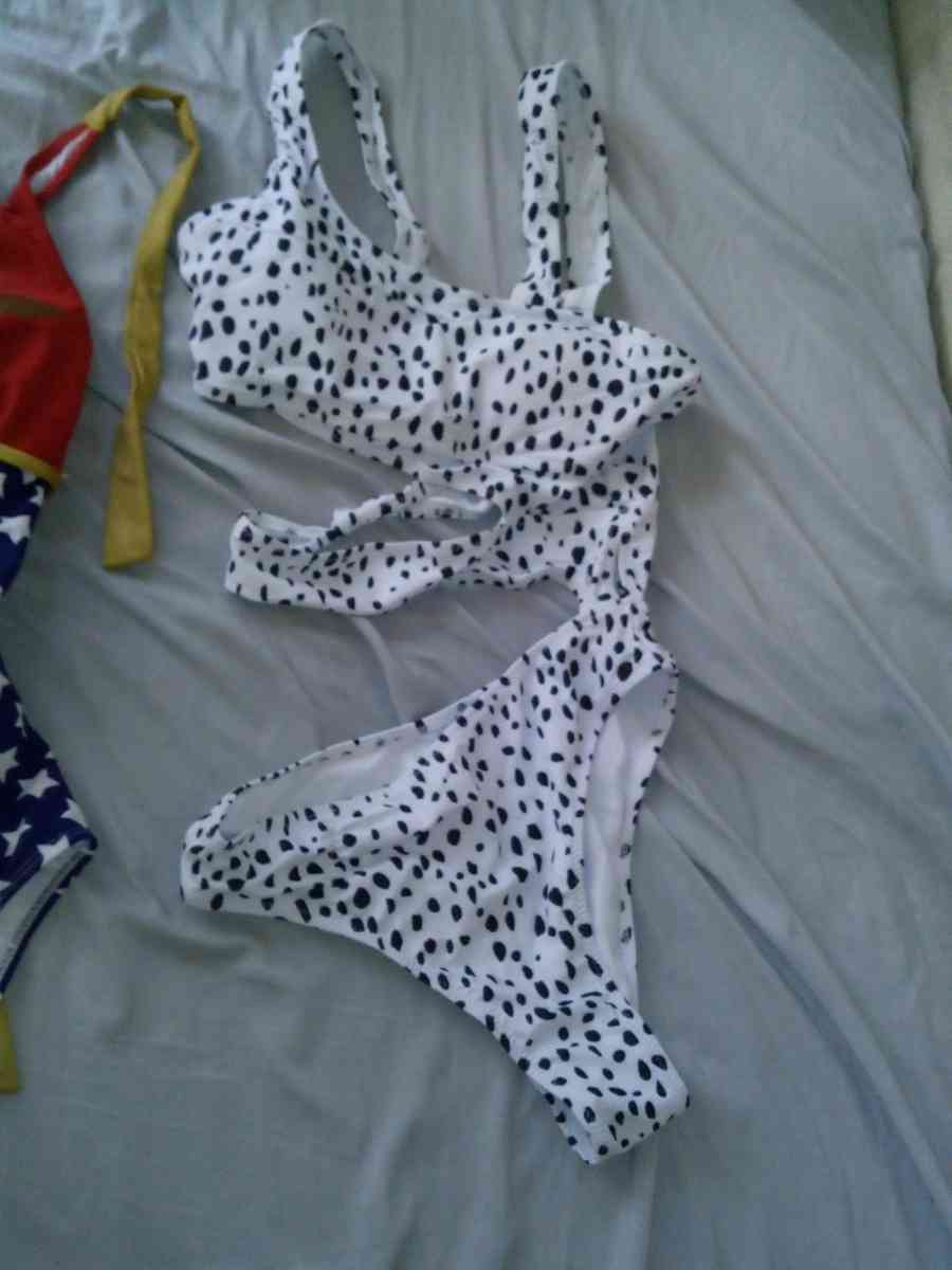 4 bathing suits for sale size small - Miami, Florida - FleaMarketBay