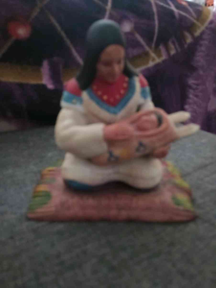 mother and baby Indian statue - Phoenix, Arizona