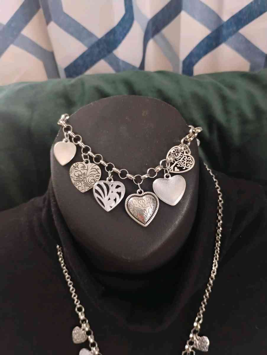 Adorable multiple heart charms Necklace  set - Bowie, Texas - FleaMarketBay