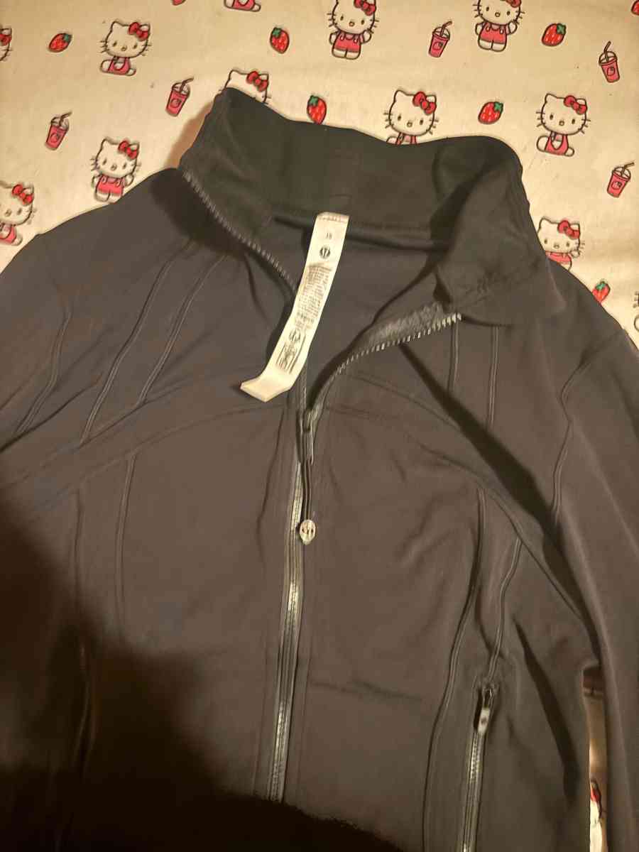 black Lululemon define jacket - Boston, Massachusetts - FleaMarketBay
