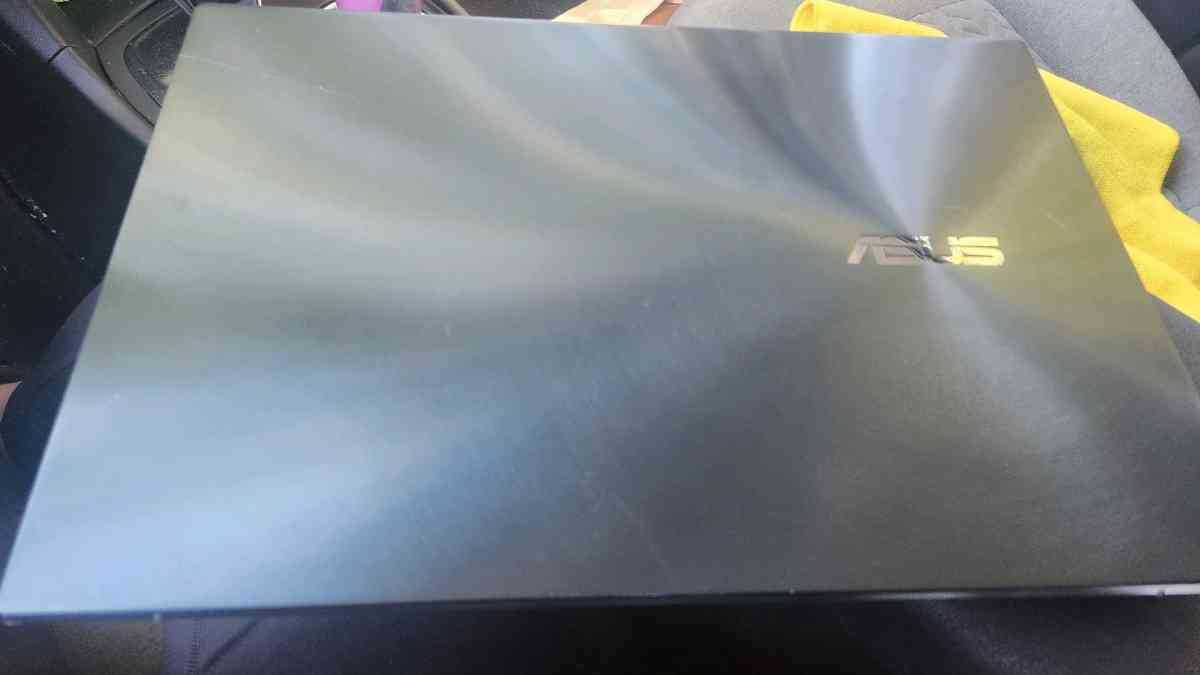 ASUS ZenBook Pro Duo UX581 GeForce RTX 2060 - Los Angeles, California - FleaMarketBay