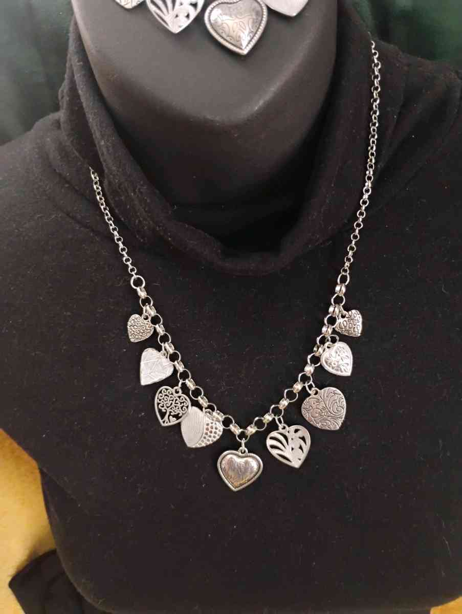 Adorable multiple heart charms Necklace  set - Bowie, Texas - FleaMarketBay
