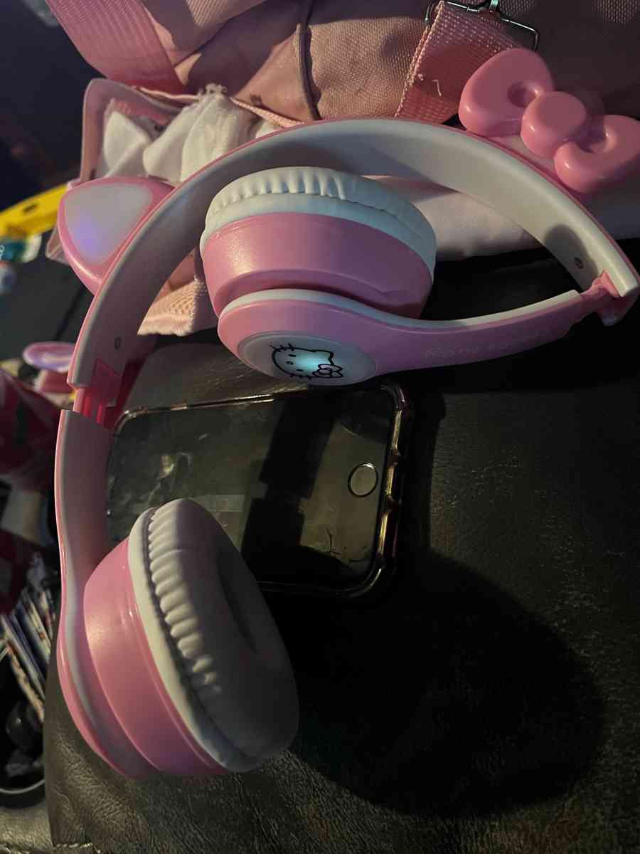 kids hello kitty earphones - Ackerman, Mississippi