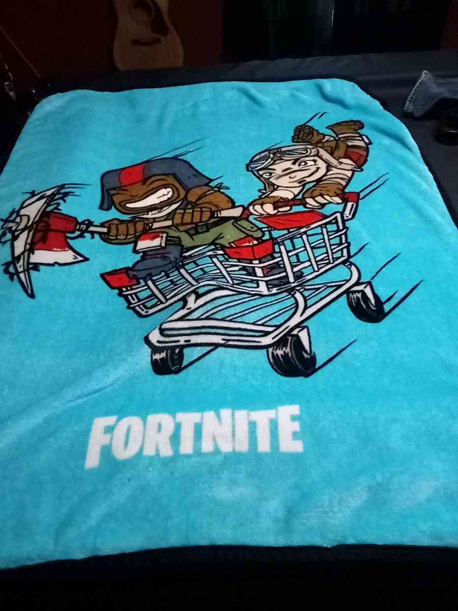 fortnite plush blanket - Mc Minnville, Tennessee - FleaMarketBay