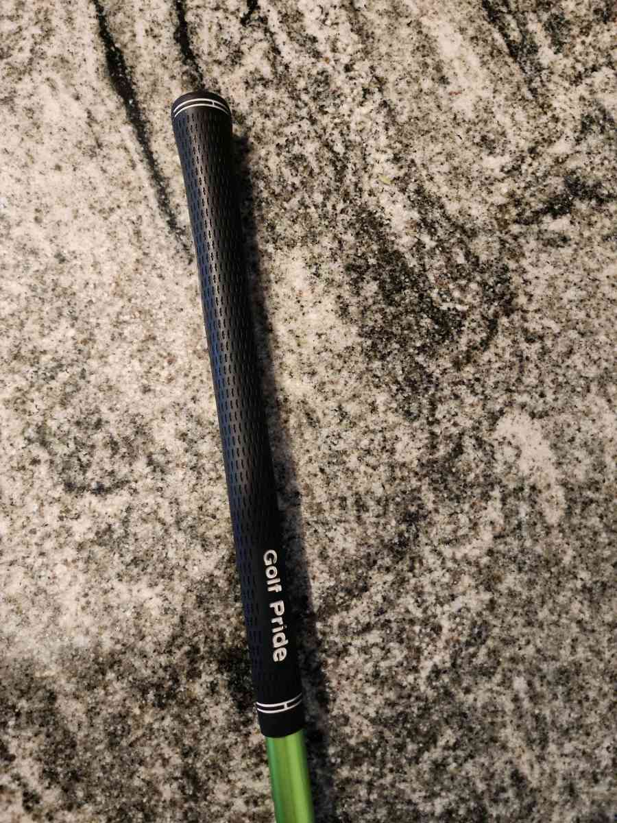 Taylormade RBZ Driver with Matrix Ozik Flex S shaft w cover - Greensboro, North Carolina - FleaMarketBay