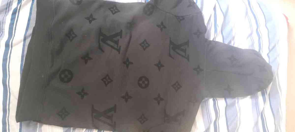 louis vuitton hoodie XL - Jacksonville, Florida - FleaMarketBay