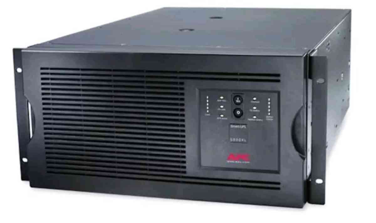 APC SmartUPS 5000VA 208V 4000W  SUA5000RMT5U  NEW - Fresh Meadows, New York