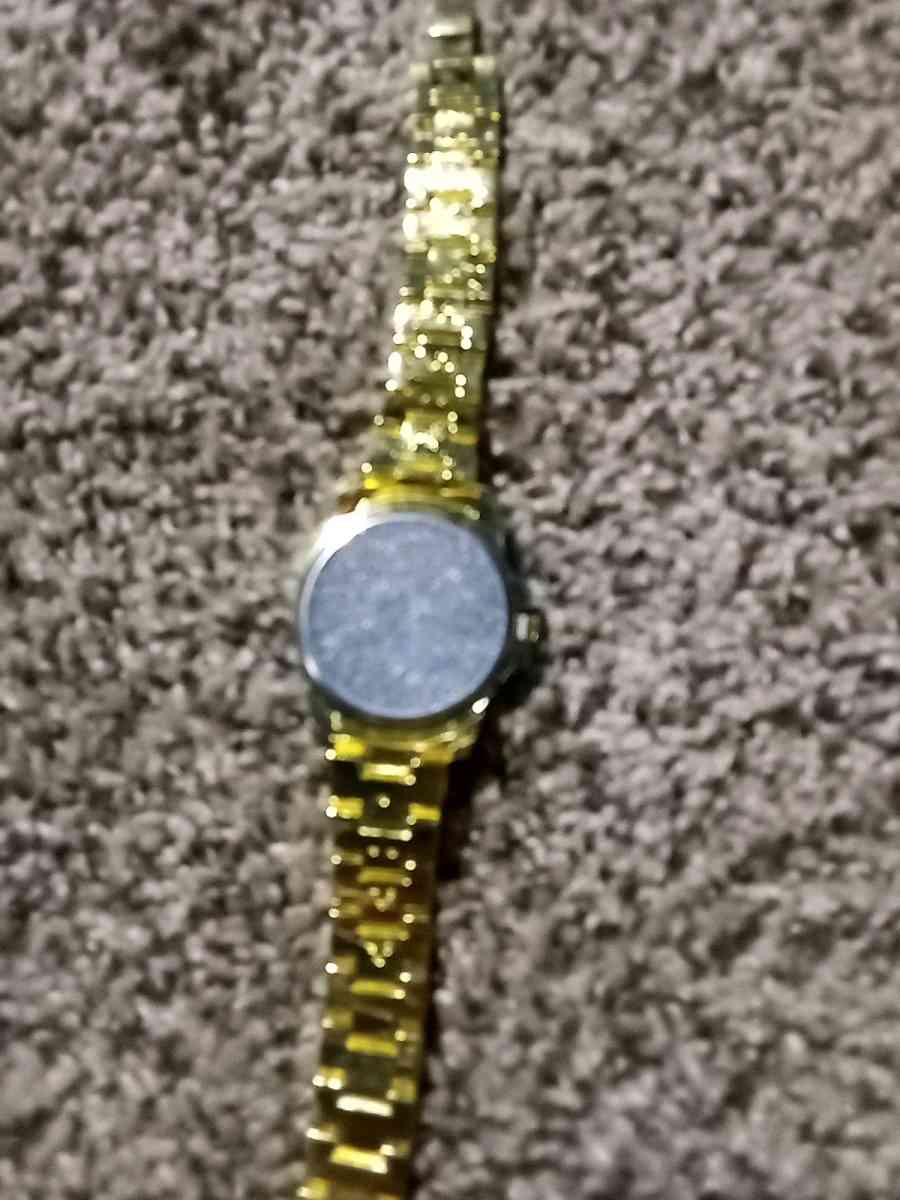 fake diamond and gold watch - Mc Minnville, Tennessee - FleaMarketBay