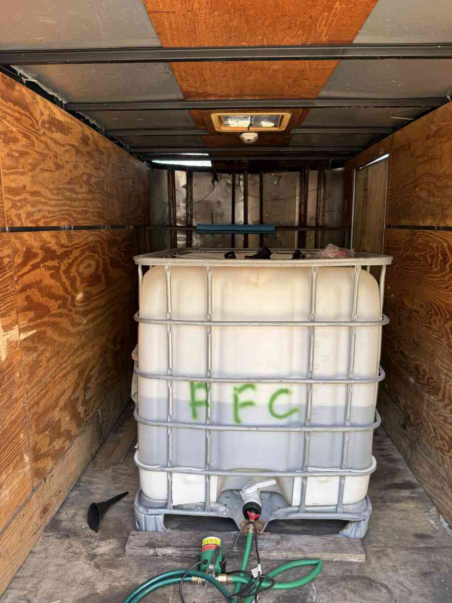 enclosed trailer - Winter Haven, Florida - FleaMarketBay