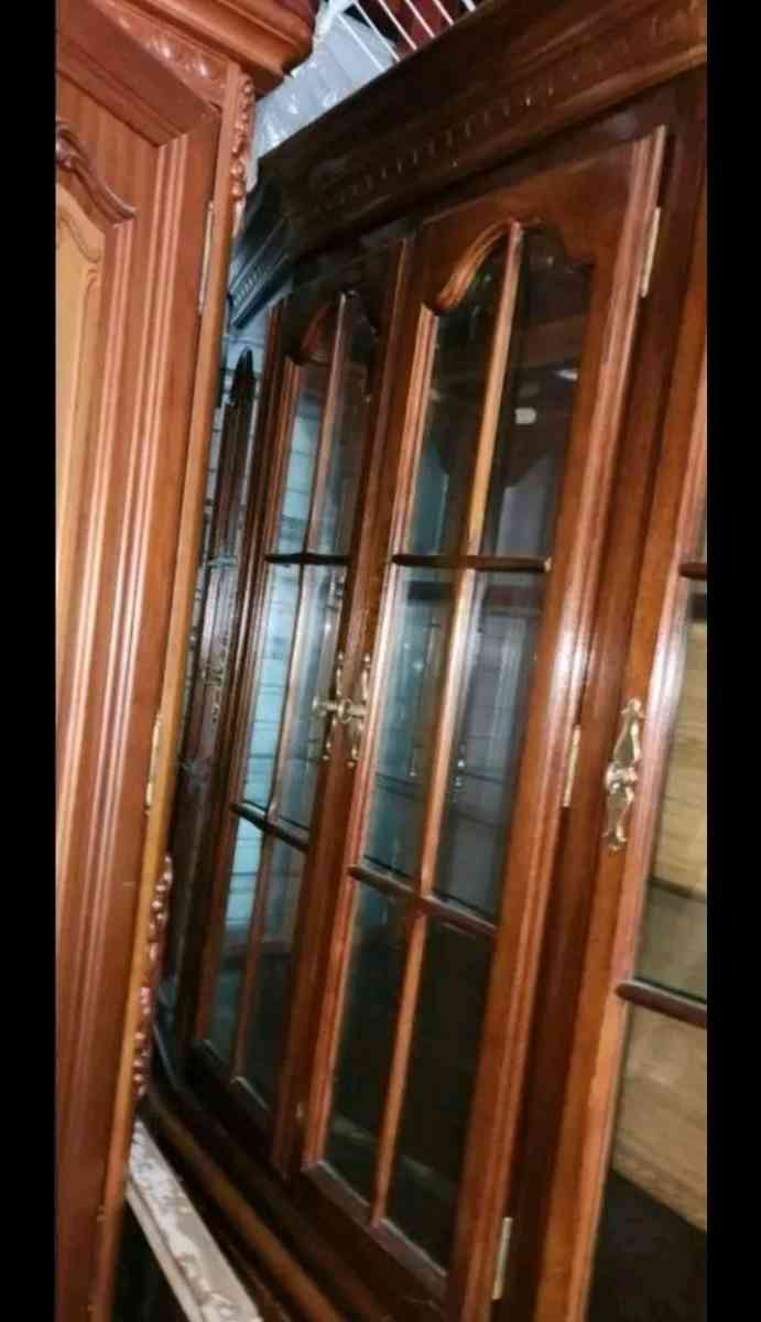 China Cabinet - Baytown, Texas - FleaMarketBay