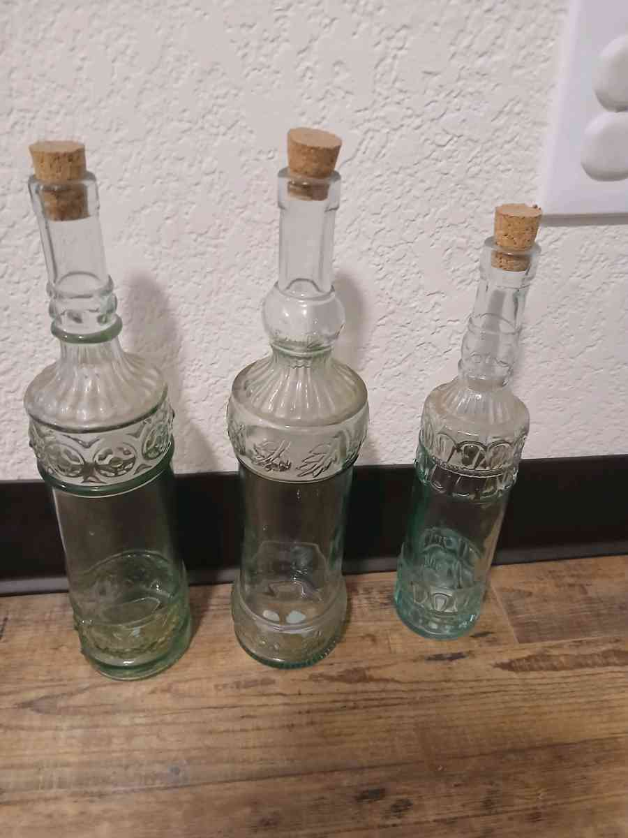1950 Bottles decor - Pendleton, Oregon