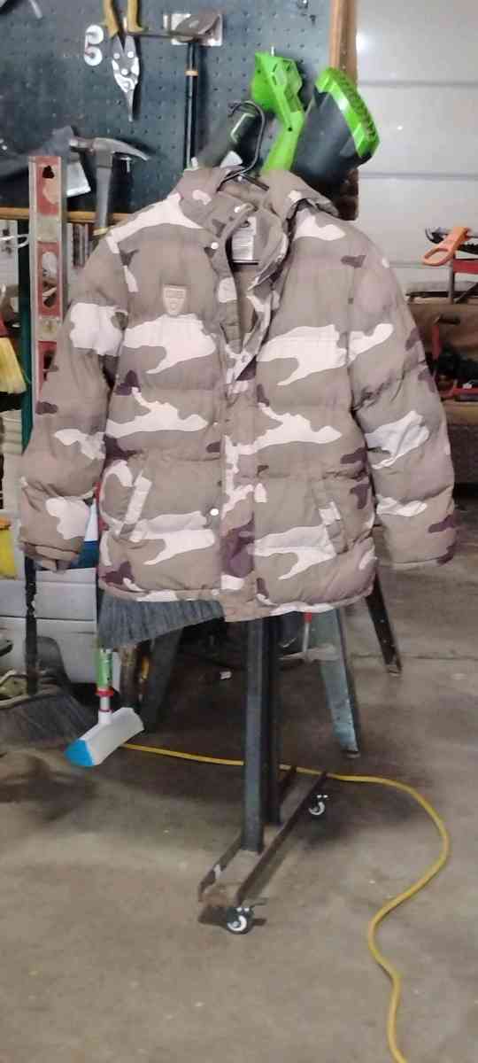 Boys Lg Athletic Works Camo Puffer Coat - Collinsville, Oklahoma - FleaMarketBay