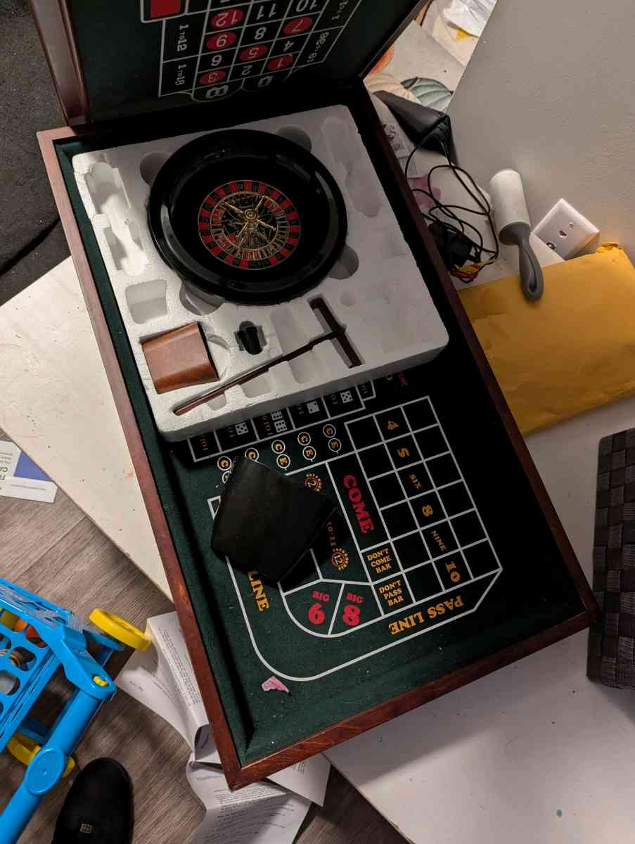 blackjack 2in poker and roulette table - Hagerstown, Maryland - FleaMarketBay