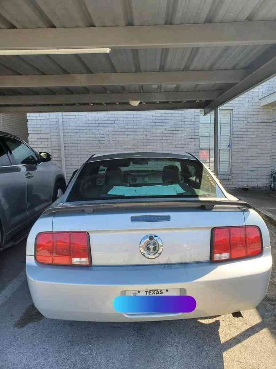 Ford Mustang 2005 standar - Houston, Texas - FleaMarketBay