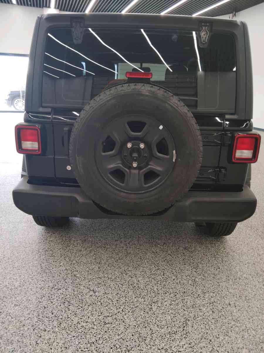 2019 Jeep Wrangler Sahara Unlimited - Greenville, Texas - FleaMarketBay