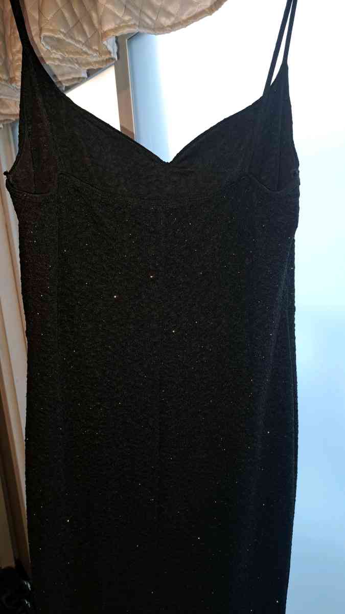 Formal dress - Hollis Center, Maine - FleaMarketBay