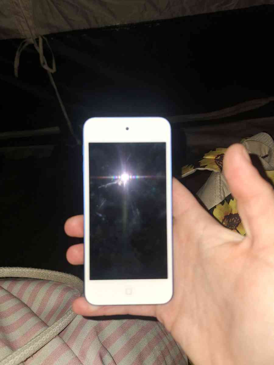 32 GB 7th Generation Ipod Touch - San Diego, California - FleaMarketBay