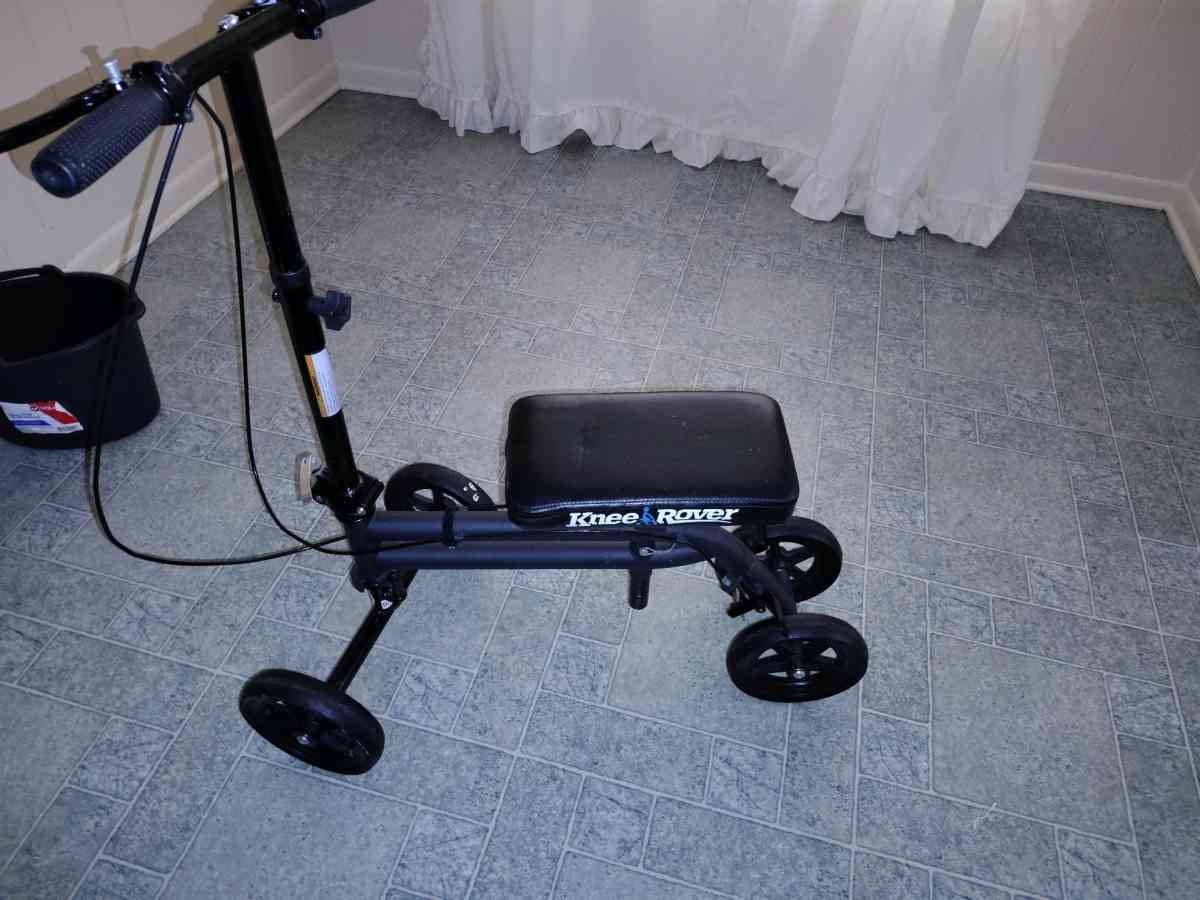 KNEE ROVER KNEE SCOOTER - Kingsport, Tennessee - FleaMarketBay