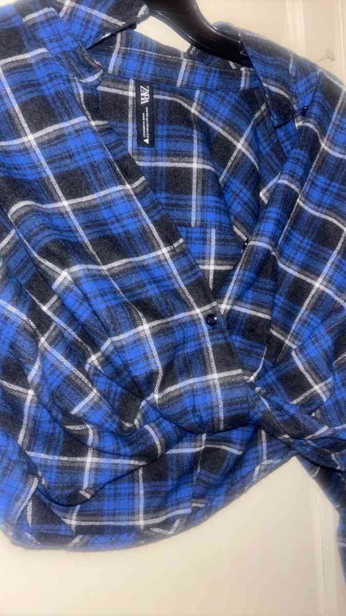 womens Zara button up plaid long sleeve - Cleveland, Ohio - FleaMarketBay