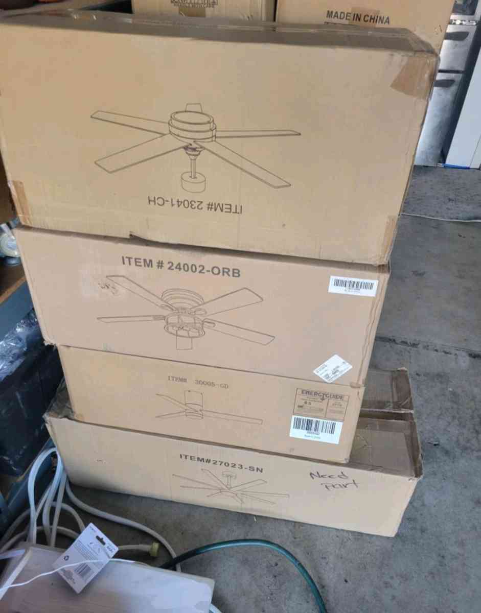 fans lights Give me offer for which one u want - Rancho Cordova, California - FleaMarketBay
