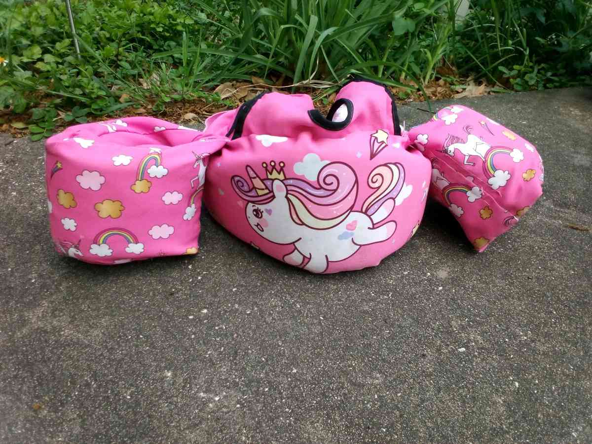 kids vest with arm floats attached to it - Ocala, Florida