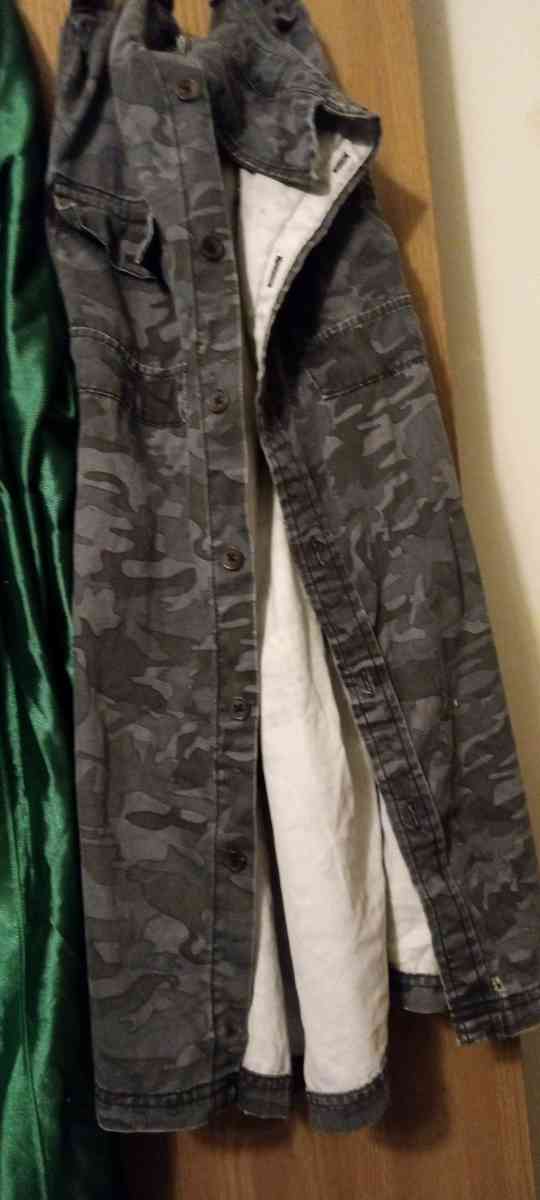 Army jacket - Palatine, Illinois