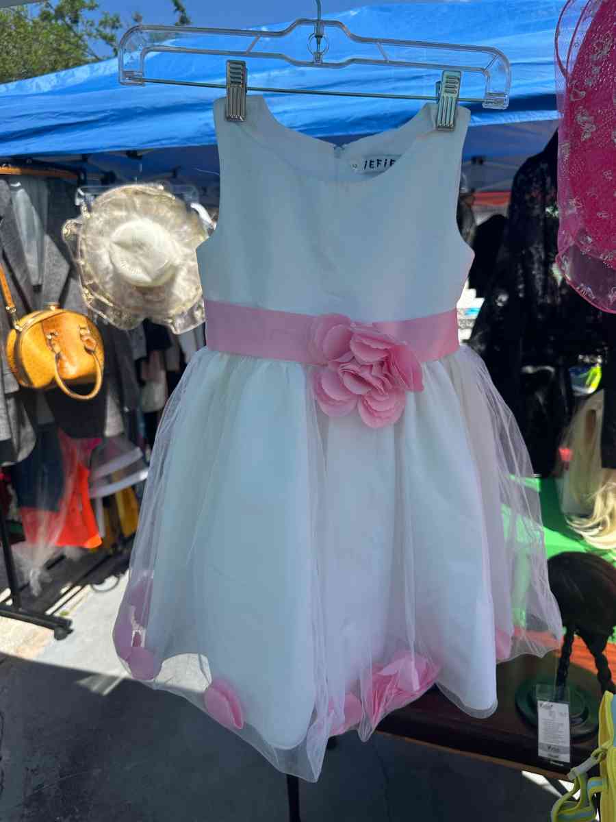 ladys close - Oak Hill, Florida - FleaMarketBay