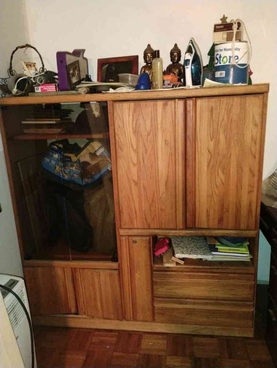 dressers - Bakersfield, California