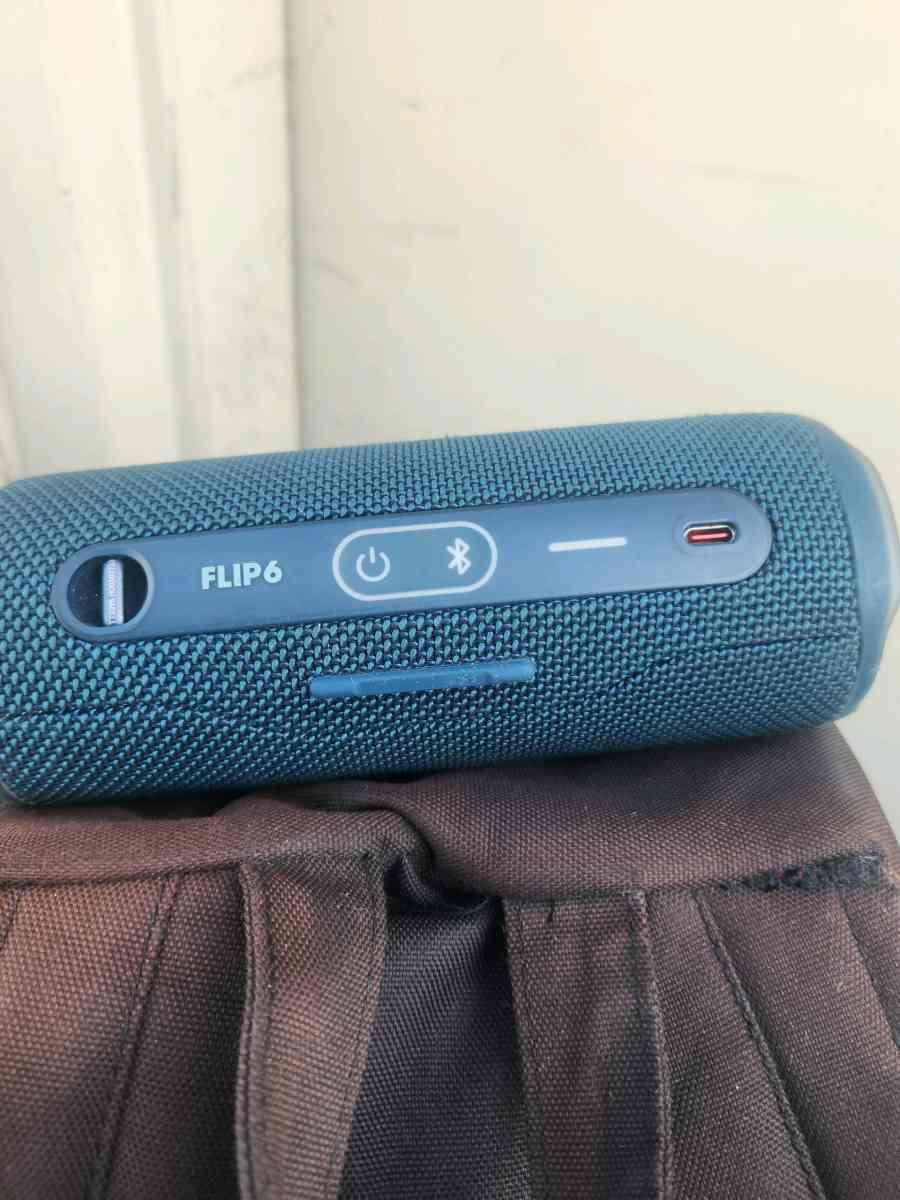 JBL FLIP 6 Speaker - Alicia, California - FleaMarketBay