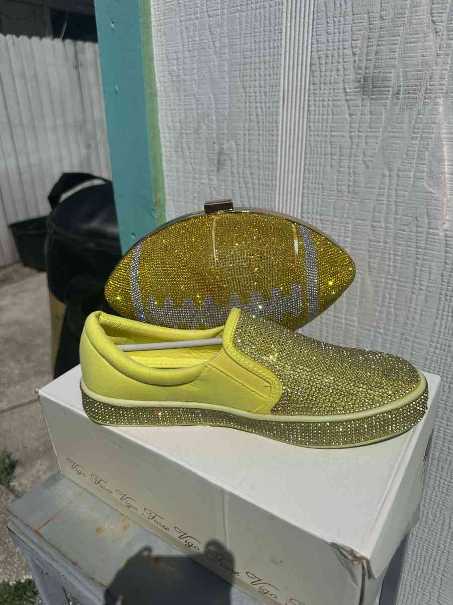 ladys close - Oak Hill, Florida - FleaMarketBay