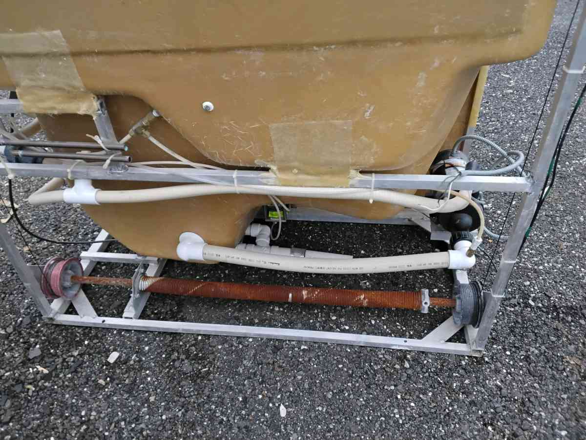 Walk In Bath Tub with Showering Head Plus Whirlpool Like New - Williamstown, New Jersey - FleaMarketBay