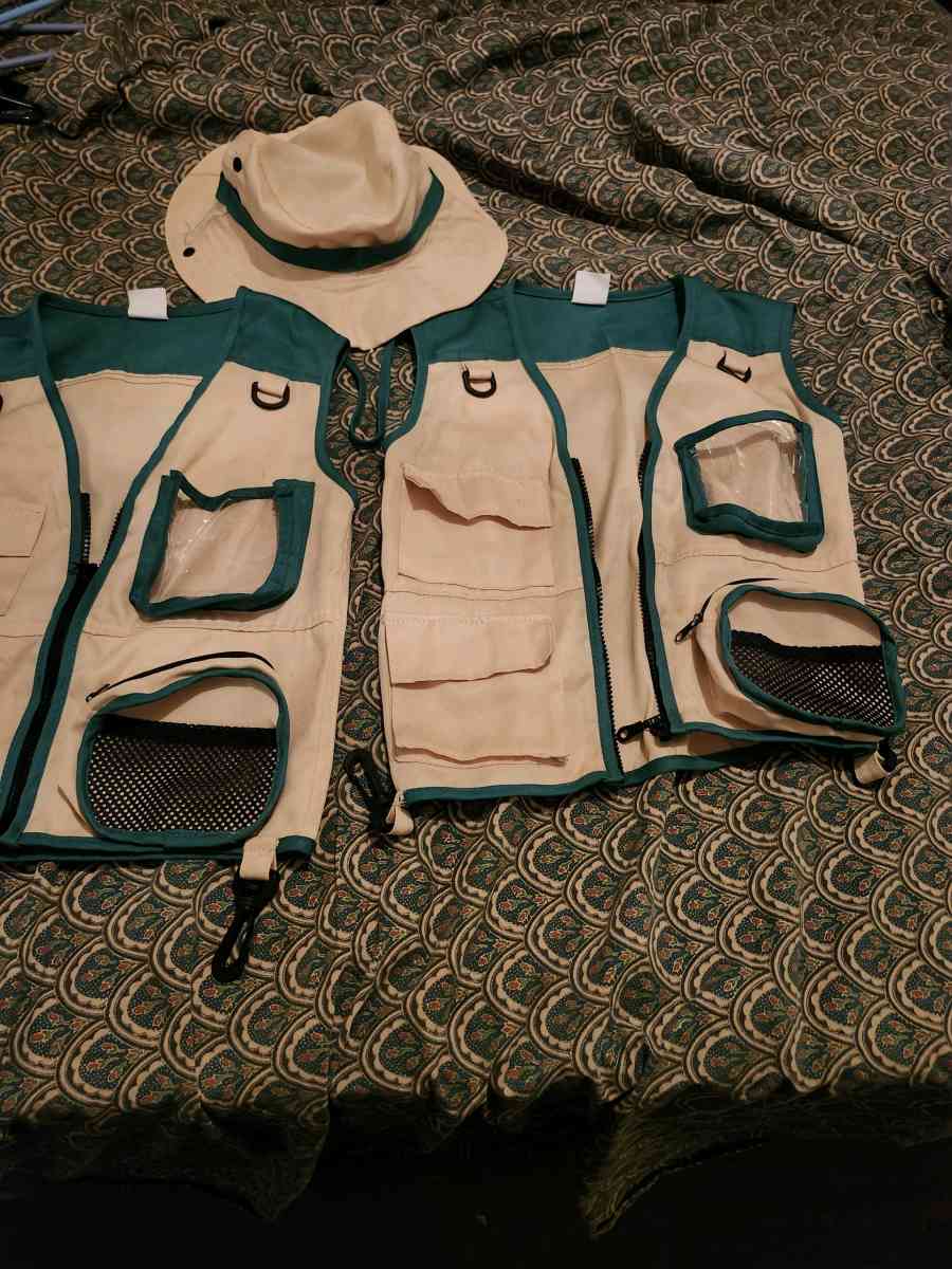 Kids outdoor exploration Nature Vests and hat - Decatur, Illinois - FleaMarketBay