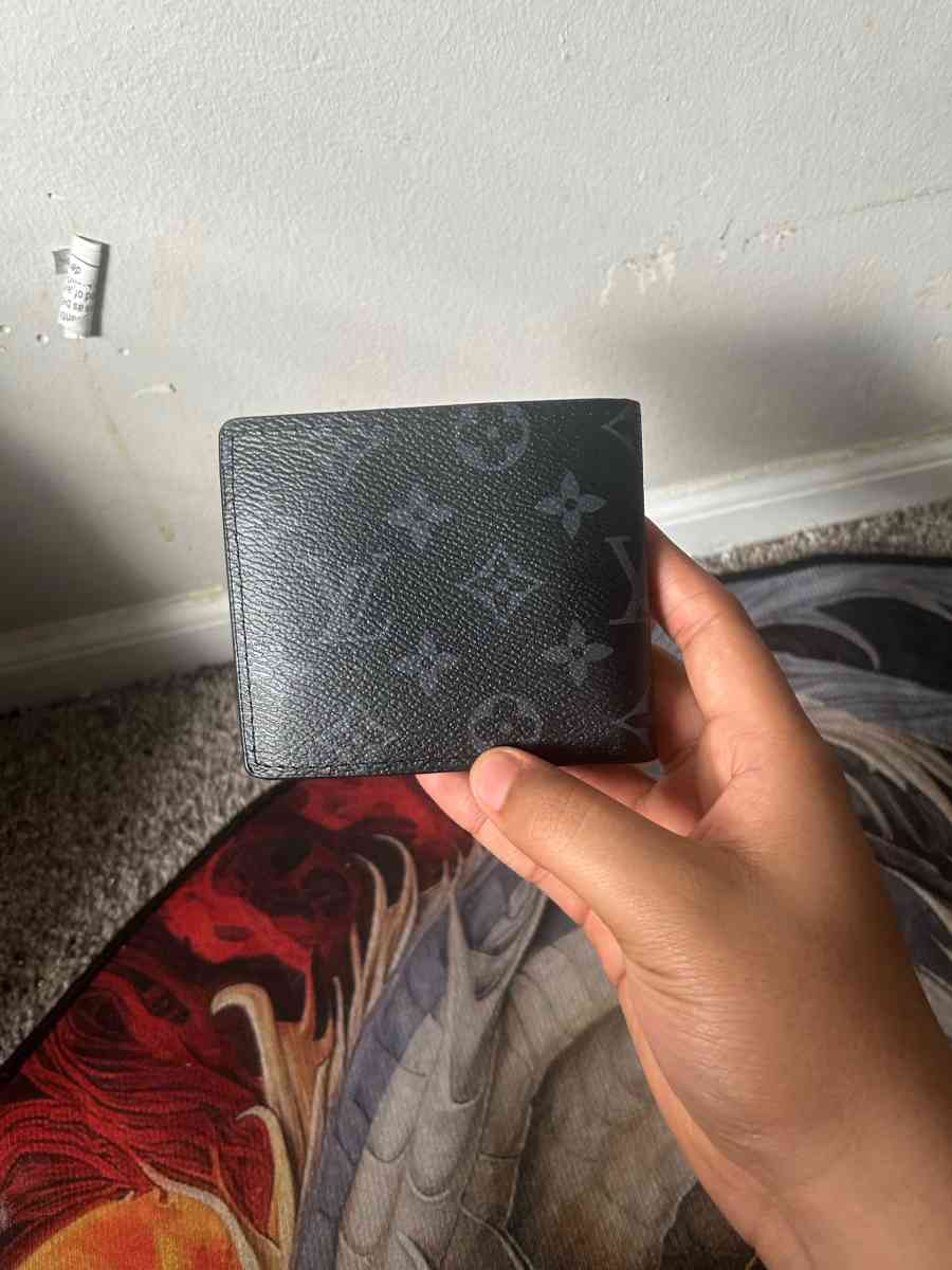 Louis Vuitton wallet - Reynoldsburg, Ohio