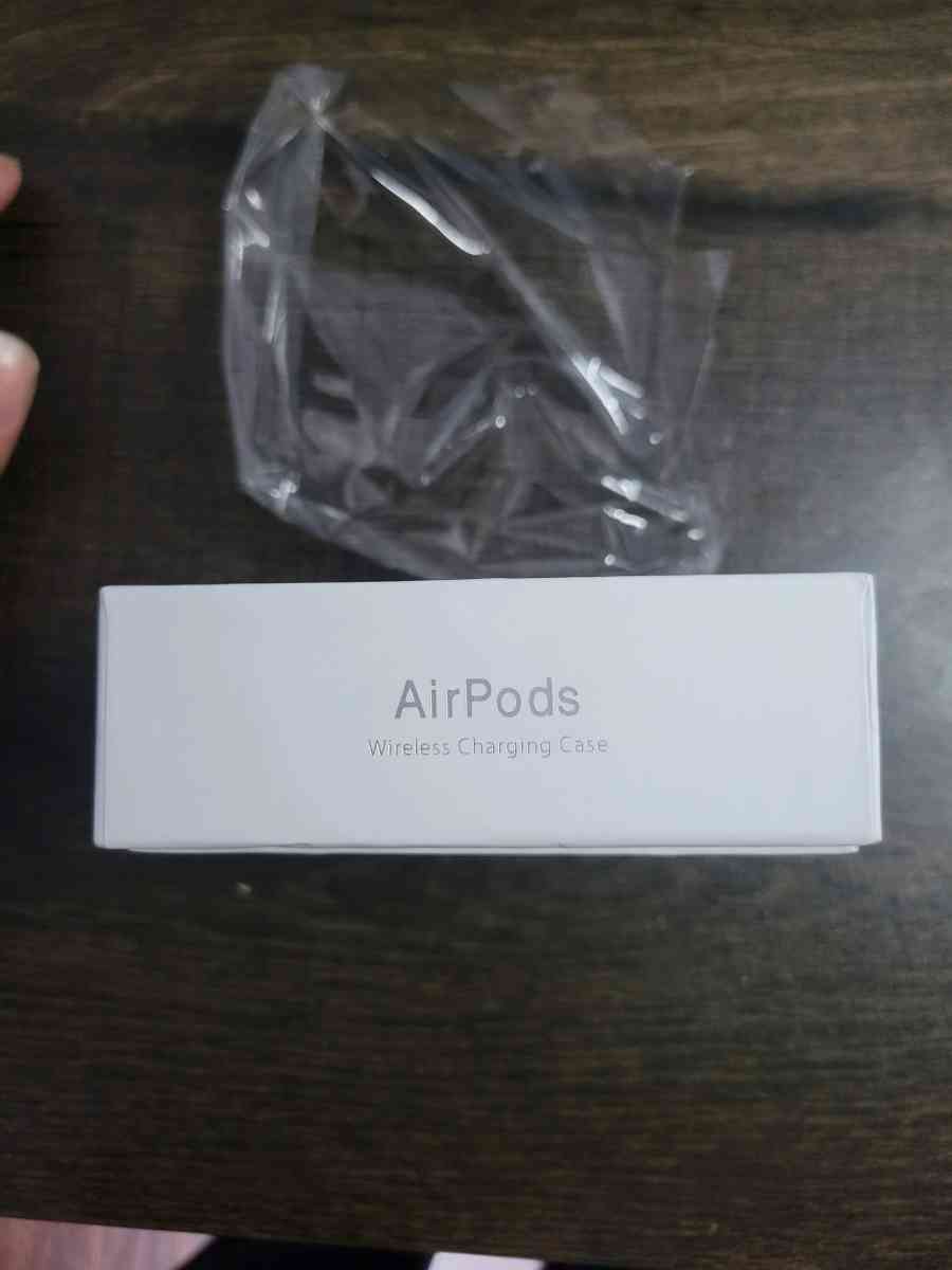 airpod earbuds - Rancho Cordova, California - FleaMarketBay